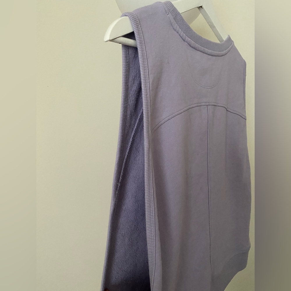 Calvin Klein women’s Light Lavender Crewneck Sweatshirt Size M ( small defect) - Picture 8 of 12